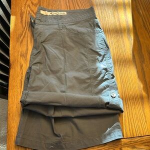 Bermuda Shorts can be worn rolled or unrolled/2